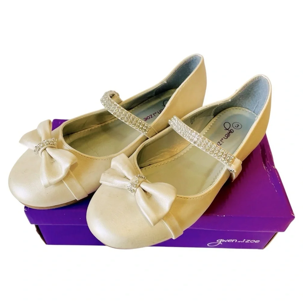 Gwen and Zoe Cream Kids Shoes with Bow Size 3